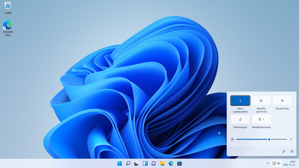 2. ábra: A Windows 11-ben a Műveletközpont panelja átalakult Gyorsbeállítások panellé, ugyanakkor kiegészült a hangbeállítások és a Gyorsbeállítások szerkesztése gombjaival.