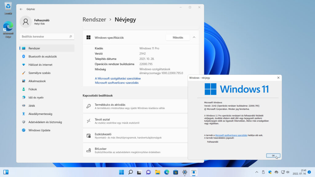 Ábra: A Windows 11 21H2 Gépház / Rendszer / Névjegy oldala, illetve a winver parancs Windows – névjegy ablaka a legfrissebb buildszámmal.